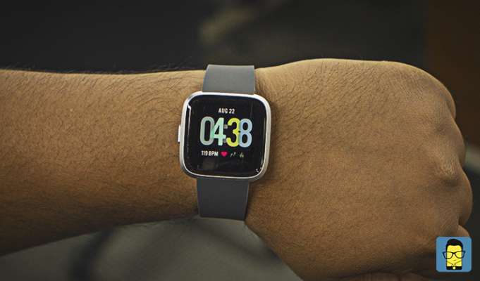fitbit versa lite display