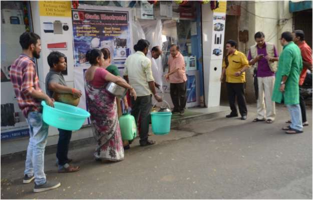 Gada Electronics Floods With Water On Diwali Eve - Bollyy | DailyHunt