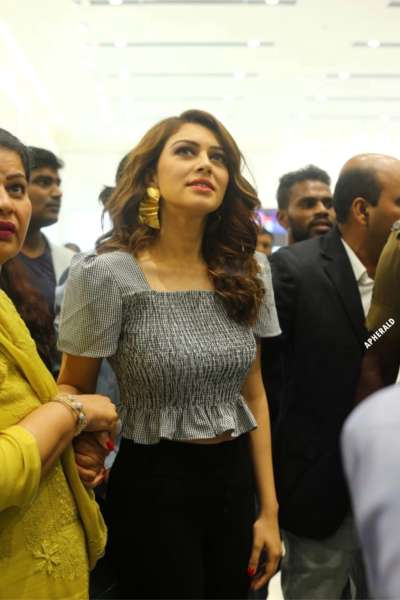 Hansika At A Shop Opening Event In A Sexy Attire Hot Pics Inside Apherald Dailyhunt